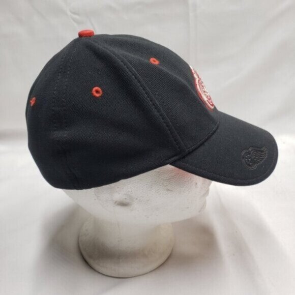 American Needle Detroit Red Wings NHL Fitted Cap Small Medium Black Red - Picture 6 of 15